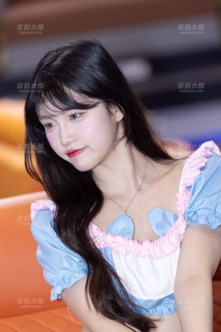 LB103-139P 杭州台球展-顶流百万网红车模克罗拉的玉足