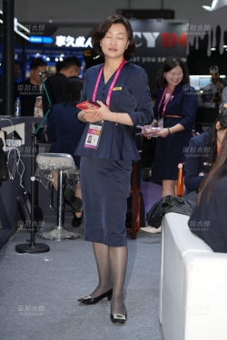 同展位的2位制服轻熟22P视8K3min