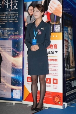 礼仪都是站岗的吗40P