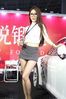 黑丝灰裙很得我意视8K5min