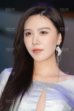 代拍作品-易小寒差点翻车了206P视手机4K6min