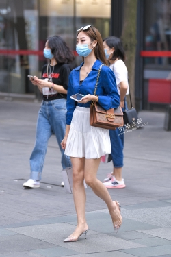 白短裙长腿 21-08-07-40P