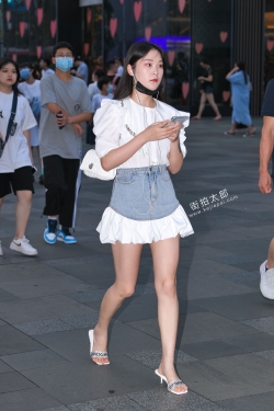白短裙凉拖 21-07-24-38P