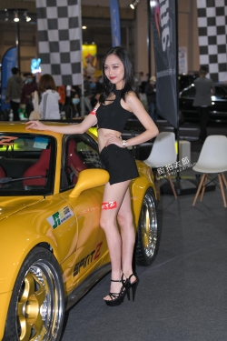 黑短裙美女车模 21-10-22-57P