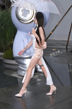 菲菲白开叉裙街拍原图+视频 21-08-26-324P