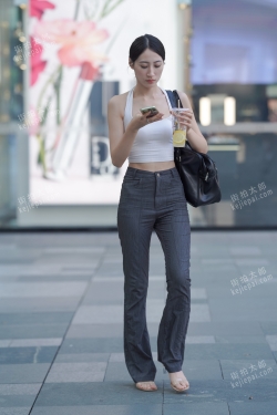 高冷气质 体态优美220706-29 照片70p