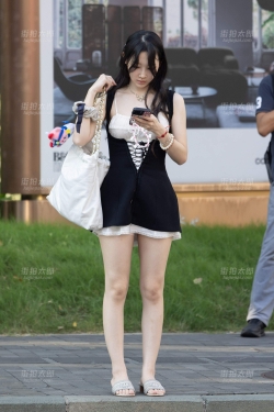 LB241-183P上海时装周-蕾丝吊带裙白皙粉嫩美腿小仙女