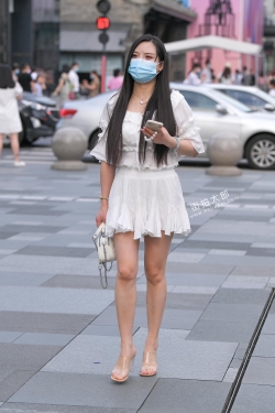 白短裙透明高跟 21-08-23-57P