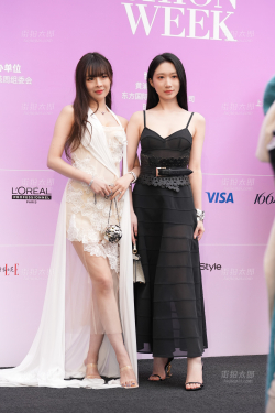 上海时装周之她俩各有千秋119P