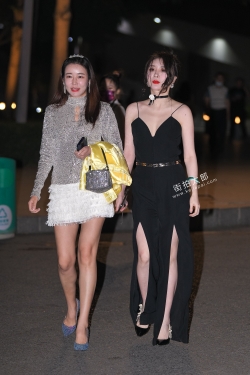 黑吊带银白裙 21-04-19-52P