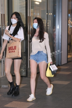 热裤小姐姐 21-08-29-50P2