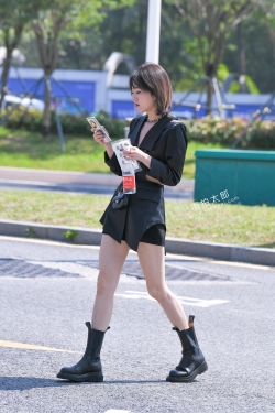 皮靴长腿美女 21-10-24-59P