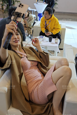 苏州改装展之休息时的小乌苏图64P视10min