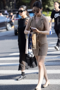 LB278-58P 上海时装周-气质小香风连衣裙美腿少妇