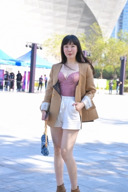塑身白短裤美女图片+视频 20-10-26-84P