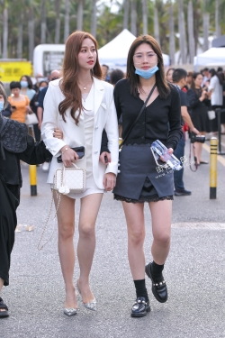 白外套高跟美腿 21-04-19-46P