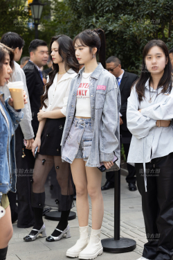 241010-5=59 时装周拍摄高颜值的上戏女演员