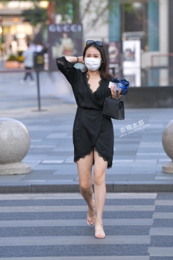 黑裙深V 21-08-02-70P