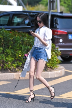 热裤高跟主持小姐姐 21-04-13-169P