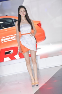白裙车模 21-09-03-69P2