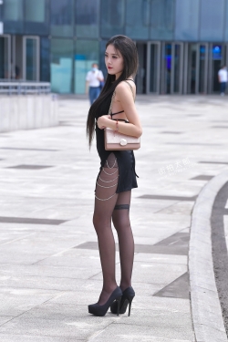 菲菲黑丝高跟开叉裙原图+视频 21-08-30-146P