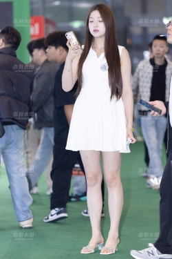 LB212-52P  杭州台球展-白皙美腿嫩模却不知她芳名