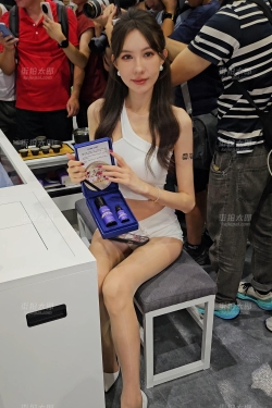小闹C位拍摄肉丝白高手机4K3min