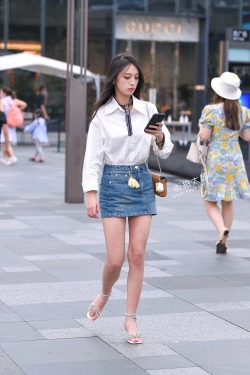 牛仔裙小姐姐 21-08-24-116P