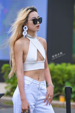 敢穿小姐姐 21-04-18-79P