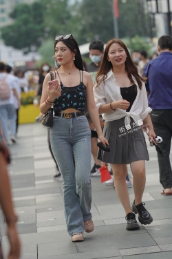 漂亮紧牛小姐姐 身材真美好