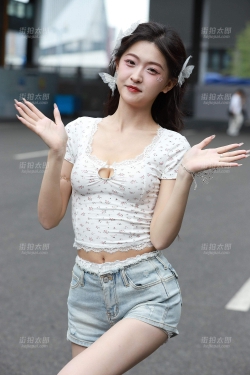 蕾丝花边镂空T恤网红-任绵绵128P