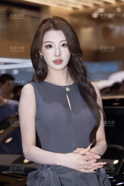 LB225-65P 成都车展-接替板板酱的车模美嘟