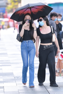 打伞牛仔裤 21-08-02-38P