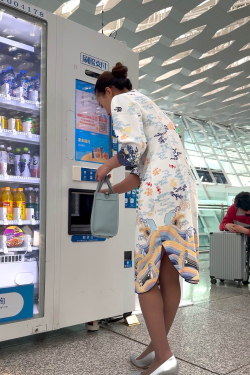 手机4K视频航站楼街拍空姐3分钟