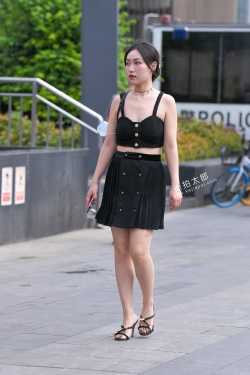 黑吊带短裙 21-08-03-81P