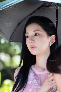 LB286-163P上海时装周-最近某音超火的上海街拍网红六个馒头