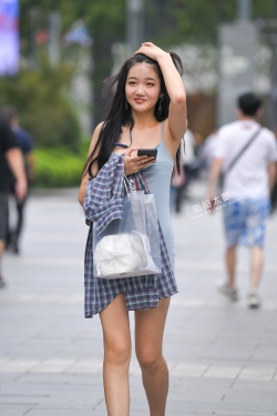 蓝色吊带短裙美女原图+视频 21-09-04-184P